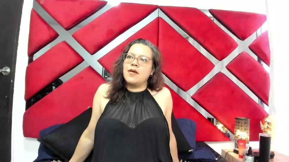 elle_hadid Webcam Chat July 4, 2026