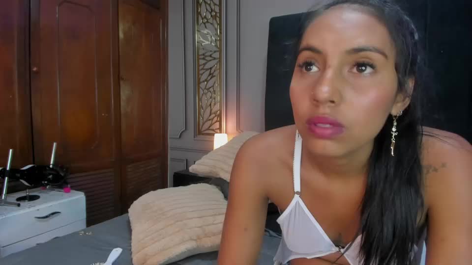 amora_kiss Webcam Chat July 5, 2026