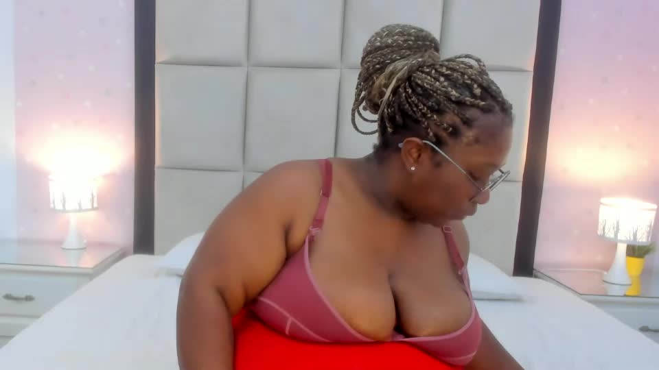 treisyvixen Webcam Chat July 5, 2026