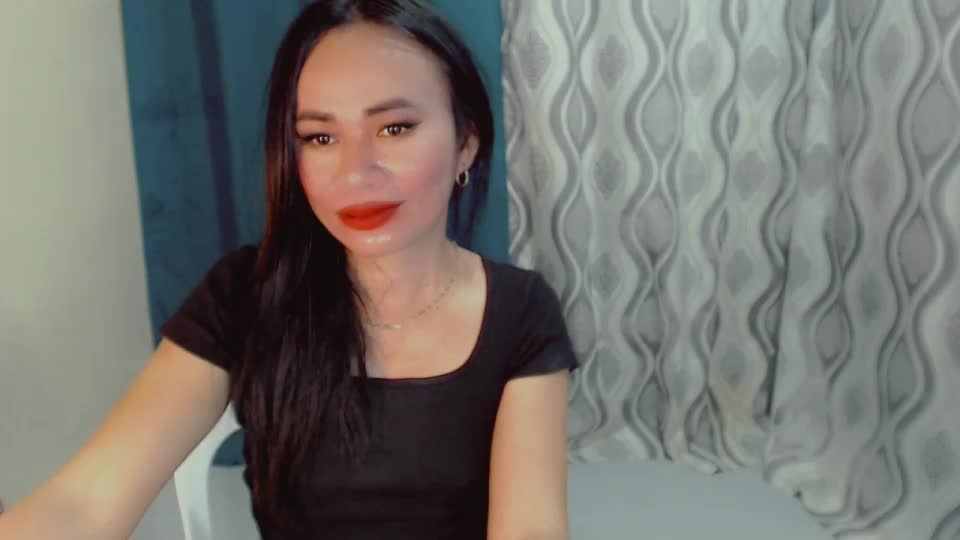 urlovely_che Webcam Chat July 5, 2026