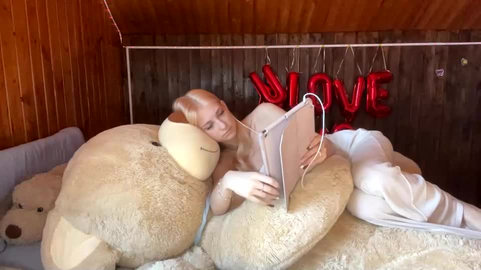 janicesivertsen Webcam Chat July 5, 2026