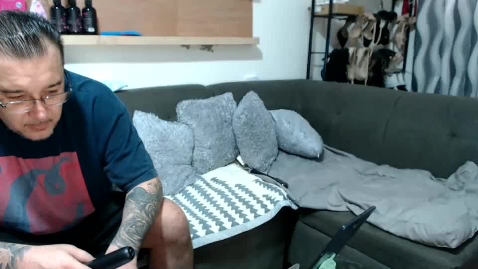 sexy_ginuin_couple Webcam Chat July 6, 2026