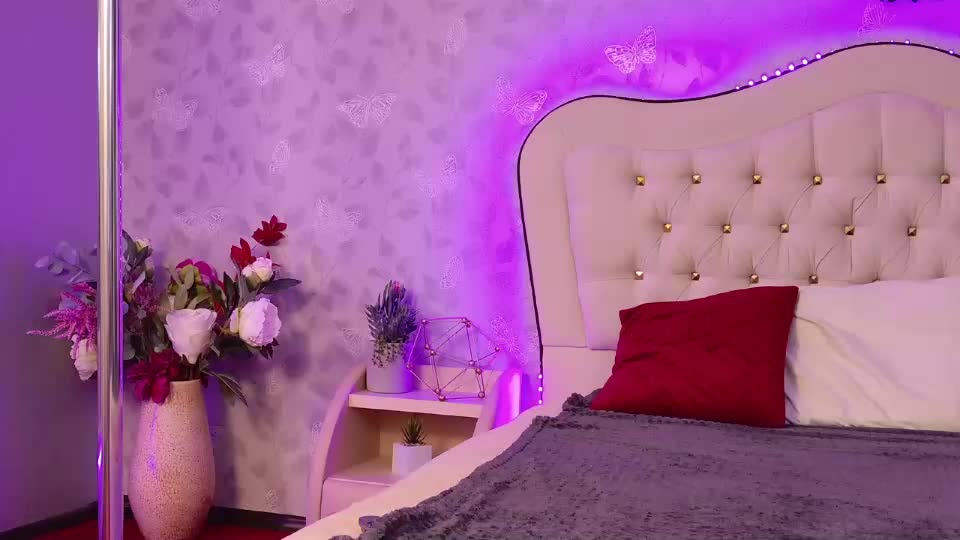 lunababe_ Webcam Chat July 7, 2026