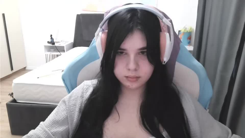 julianesanzo Webcam Chat July 7, 2026