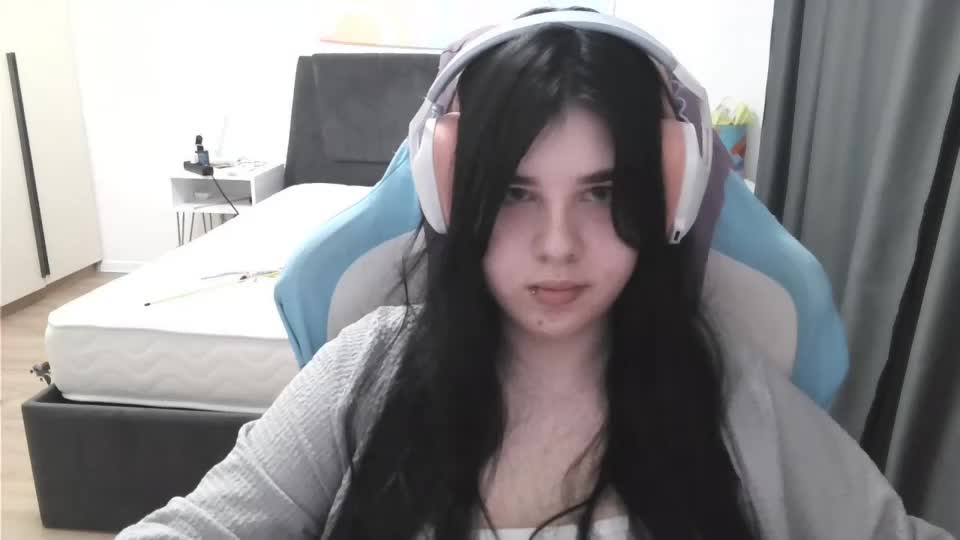 julianesanzo Webcam Chat July 7, 2026