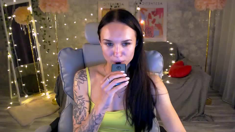nicolemerz Webcam Chat July 7, 2026