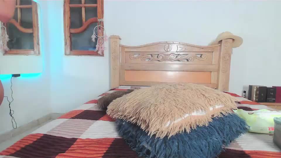 bratz_glloe Webcam Chat July 7, 2026