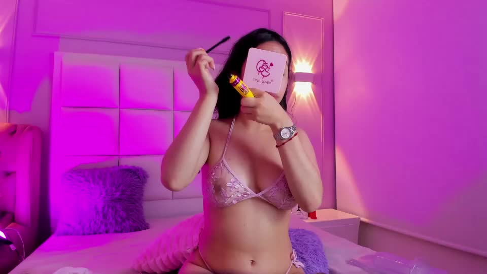 daphnevalucci Webcam Chat July 7, 2026