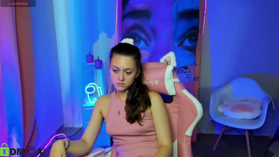 tunaholli Webcam Chat July 8, 2026