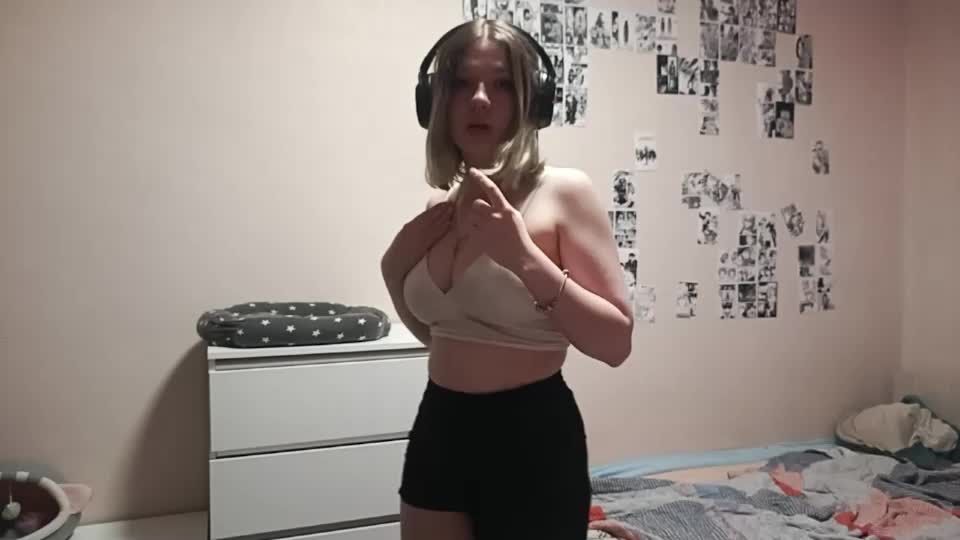 adriannamalango Webcam Chat July 8, 2026