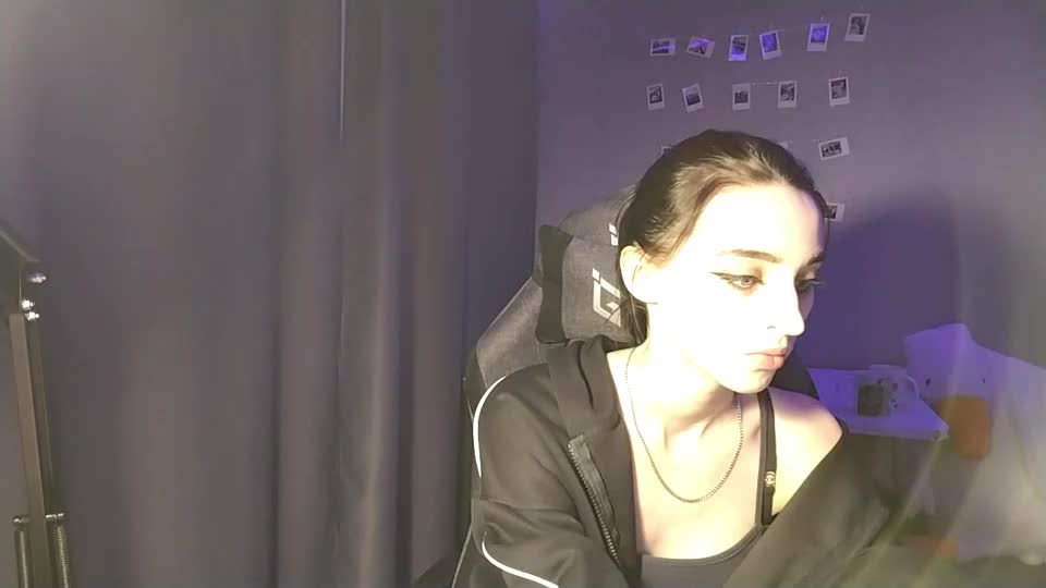 elinorashfield Webcam Chat July 8, 2026