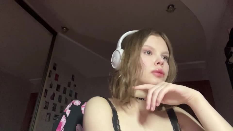 deanacharon Webcam Chat July 8, 2026