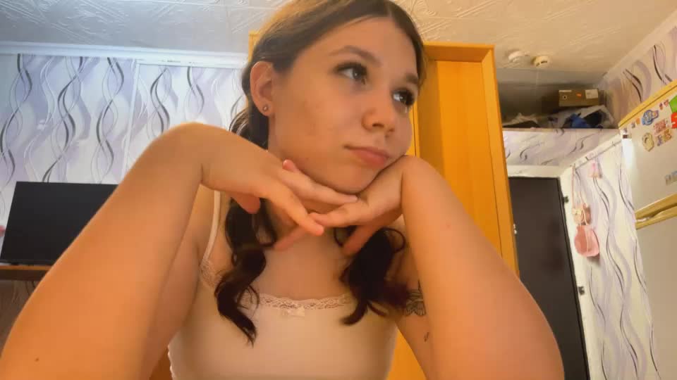carleegarbutt Webcam Chat July 8, 2026