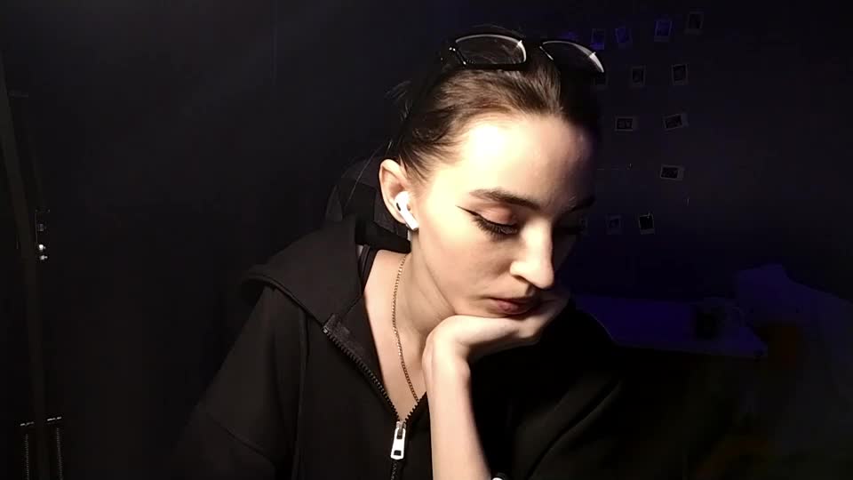 elinorashfield Webcam Chat July 8, 2026