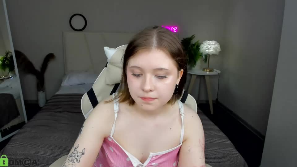 elara_irving Webcam Chat July 8, 2026