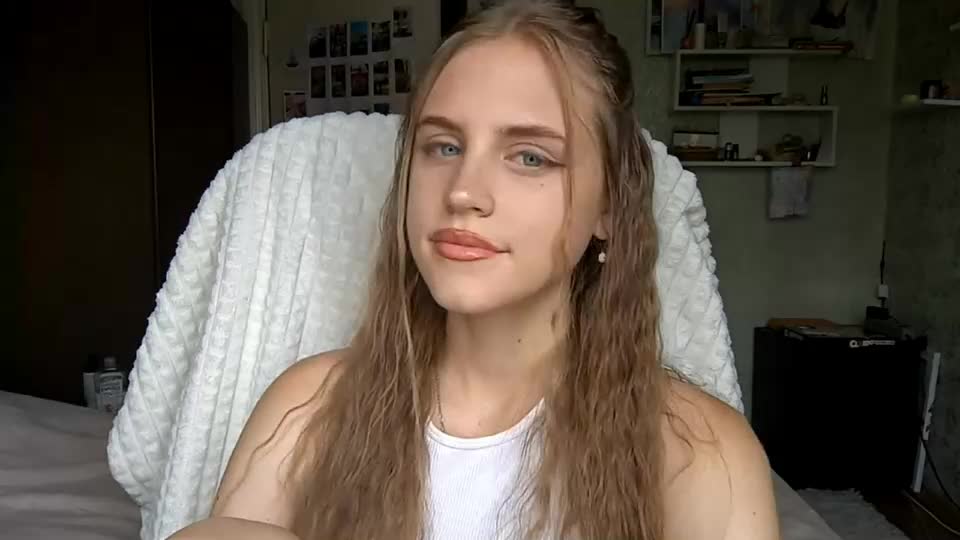 annysunshinee Webcam Chat July 8, 2026