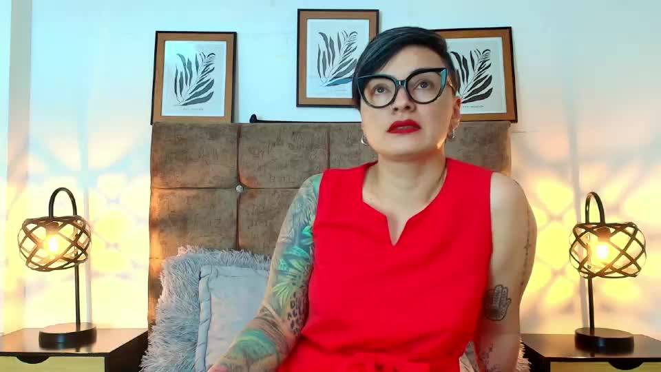 kat_paradisse Webcam Chat July 8, 2026