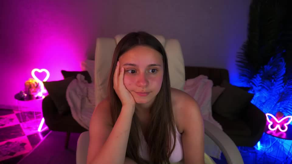 tinynataliee Webcam Chat July 10, 2026
