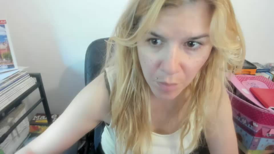 artsyandcraftsy_ Webcam Chat July 10, 2026