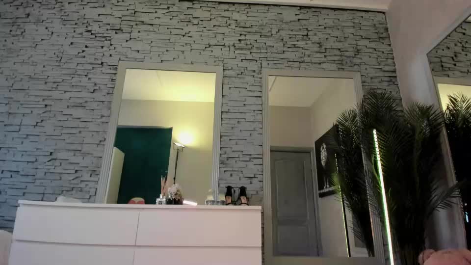 reina_cummings Webcam Chat July 10, 2026