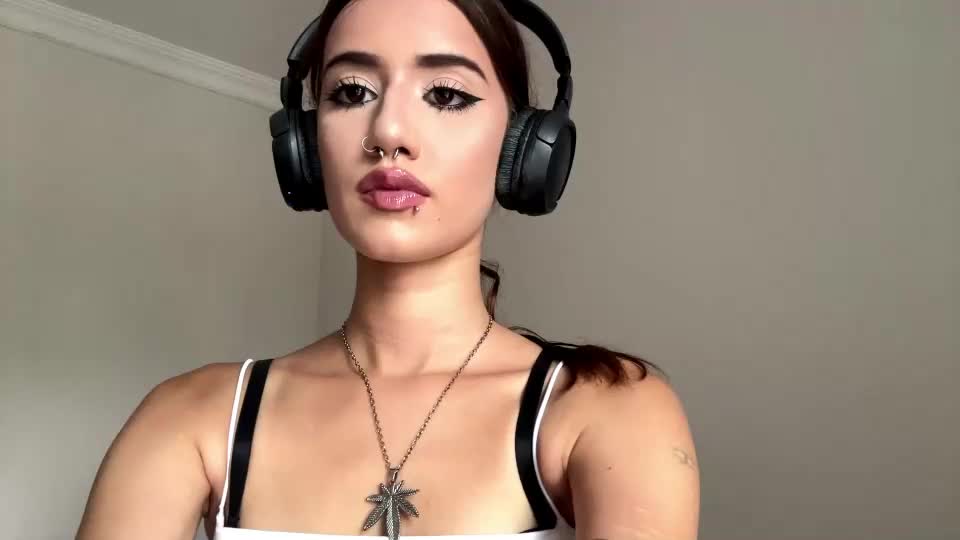 yettahagins Webcam Chat July 10, 2026