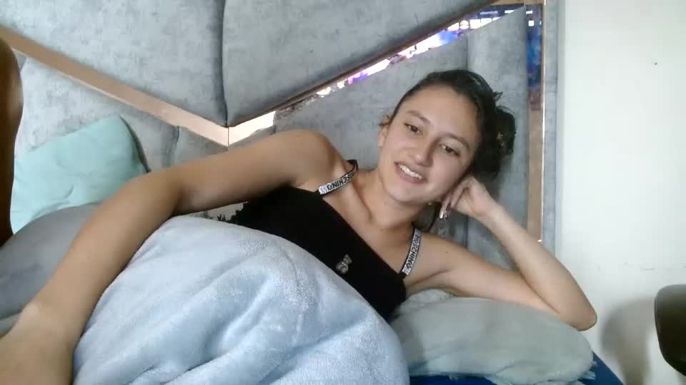 alexvsluisa Webcam Chat July 10, 2026