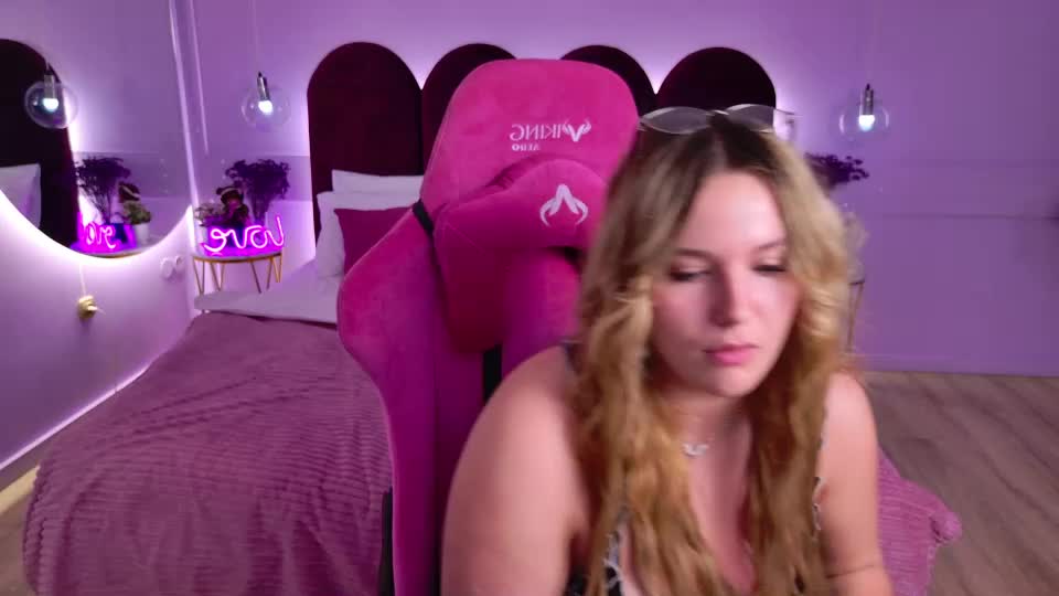 charlotteatwood Webcam Chat July 10, 2026