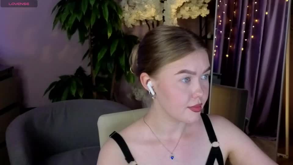 _liilcrystal_ Webcam Chat July 10, 2026