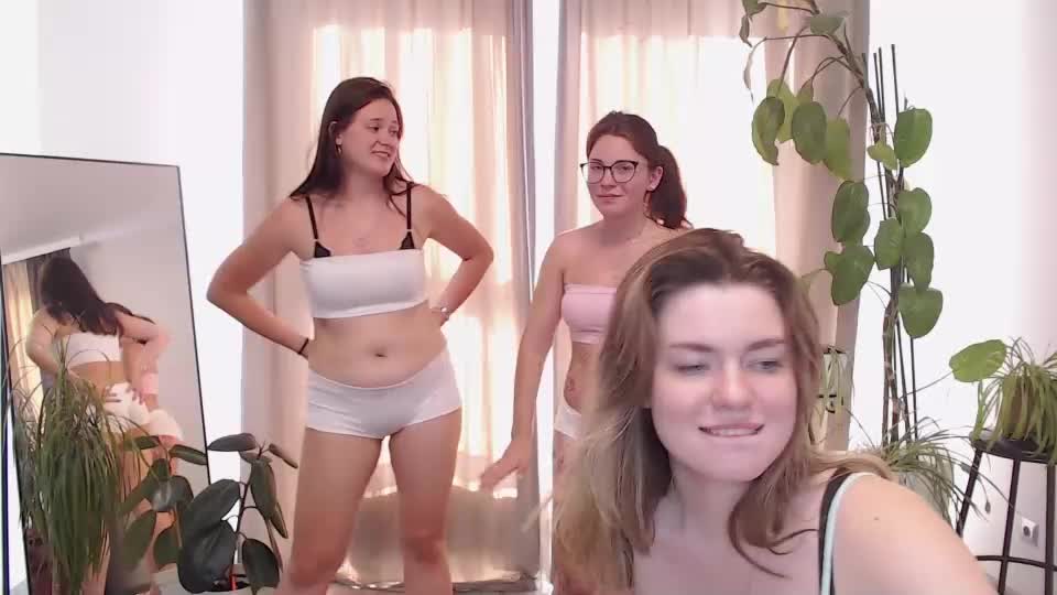 julie_meow246 Webcam Chat July 11, 2026