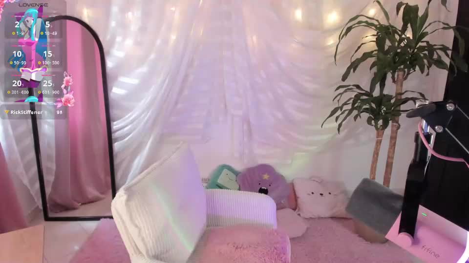 lauyfer Webcam Chat July 11, 2026