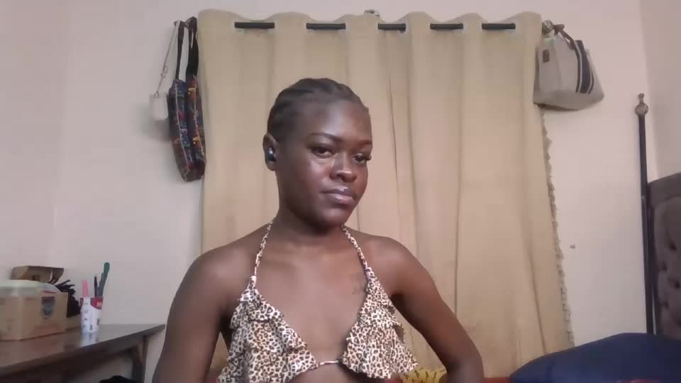 little_freak06 Webcam Chat July 11, 2026