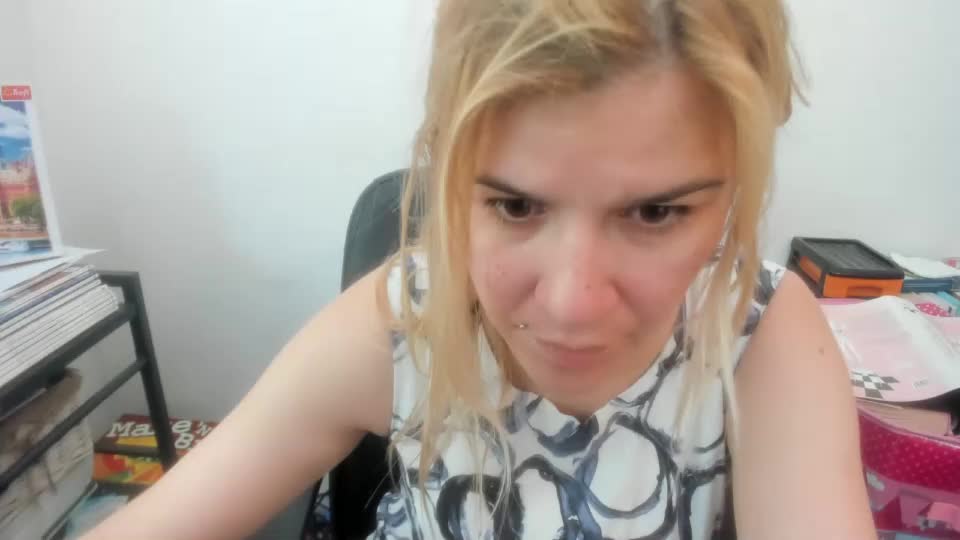 artsyandcraftsy_ Webcam Chat July 12, 2026