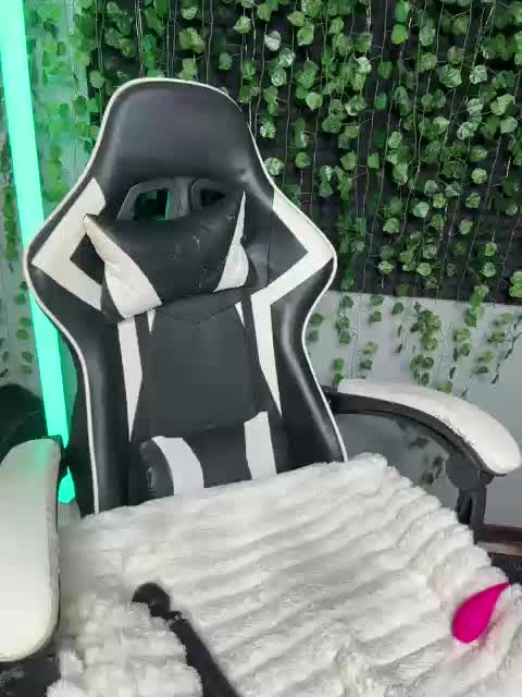 Eva_Kit Webcam Chat July 12, 2026