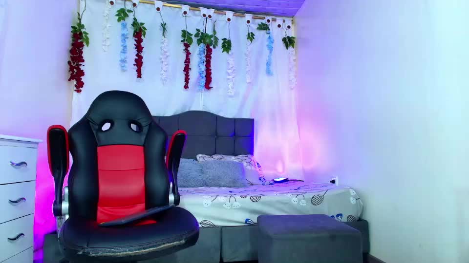 valentina_y_sneiderr Webcam Chat July 12, 2026