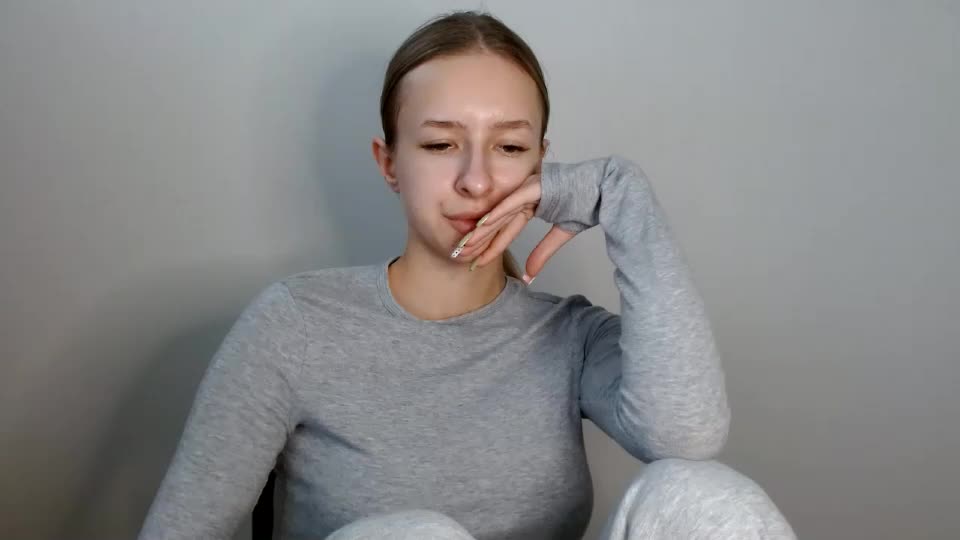 tiarasmile Webcam Chat July 12, 2026