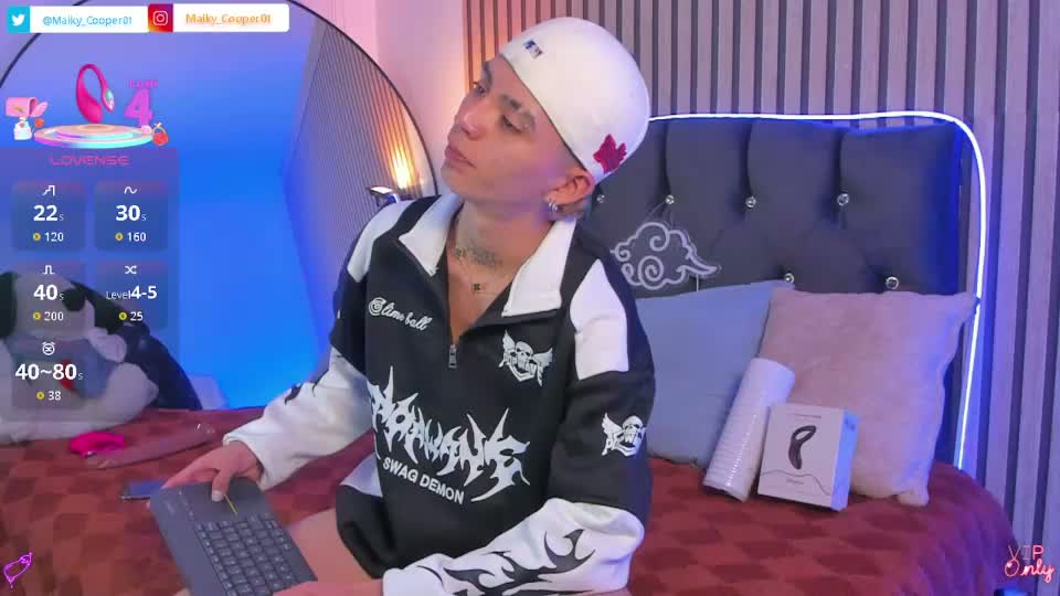 maiky_cooper01 Webcam Chat July 12, 2026