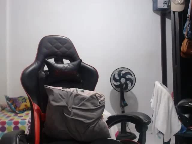 ariannaloovel Webcam Chat July 13, 2026