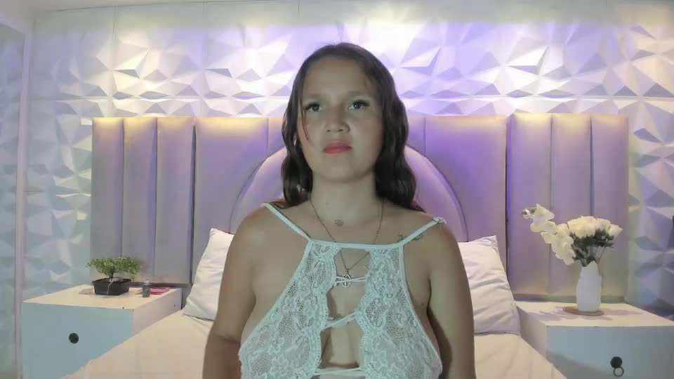 ellye_evans_ Webcam Chat July 13, 2026