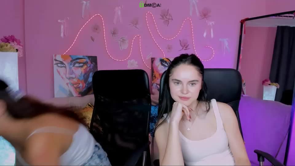 kiki_swan Webcam Chat July 13, 2026