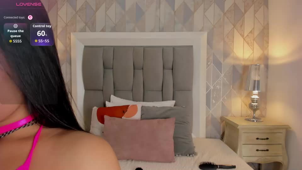 zharia_lux25 Webcam Chat July 14, 2026