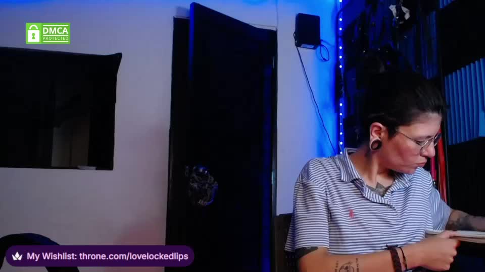 lovelockedlips Webcam Chat July 14, 2026
