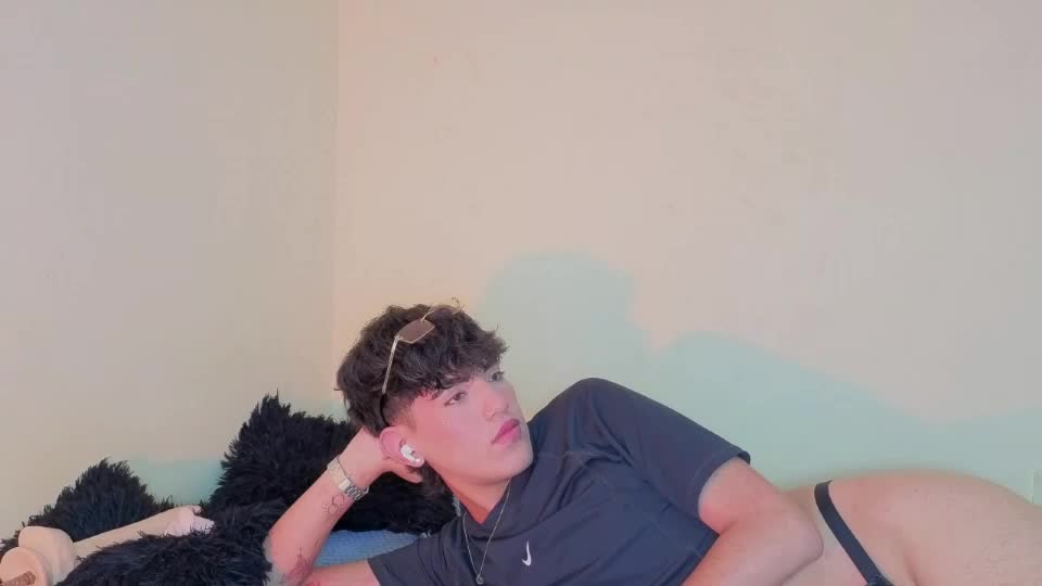 yournaughtyfemboy Webcam Chat July 14, 2026