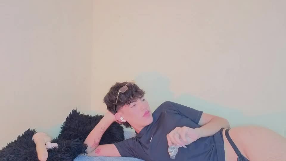 yournaughtyfemboy Webcam Chat July 14, 2026