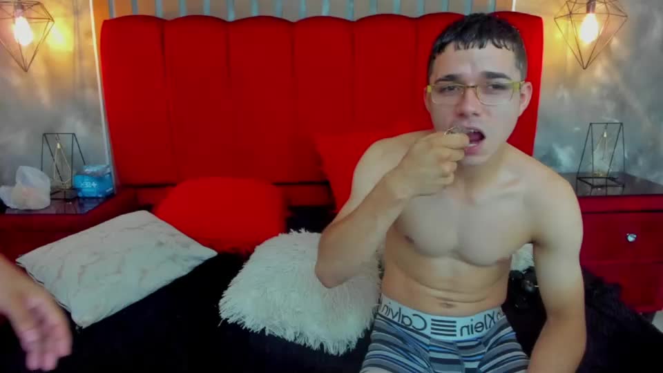 zoeandalex_ Webcam Chat July 15, 2026