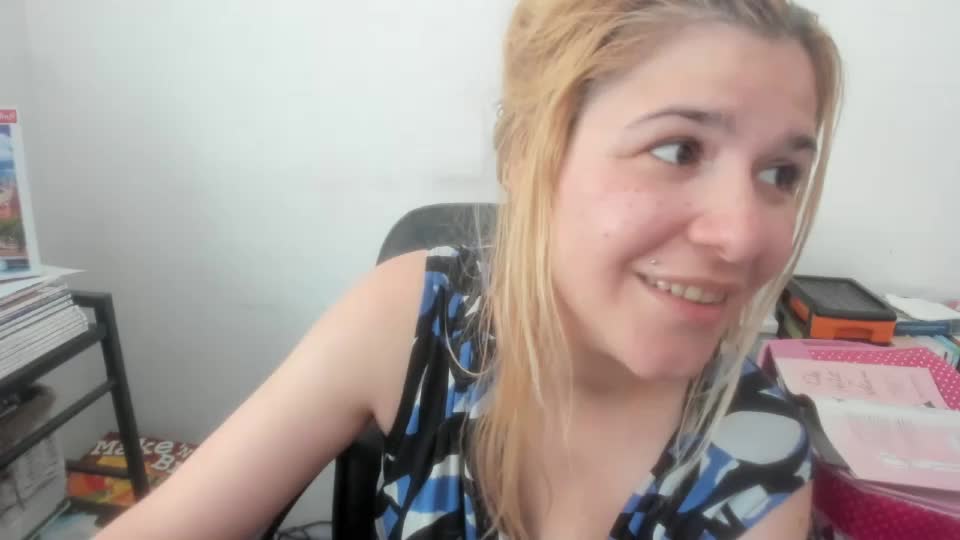 artsyandcraftsy_ Webcam Chat July 15, 2026