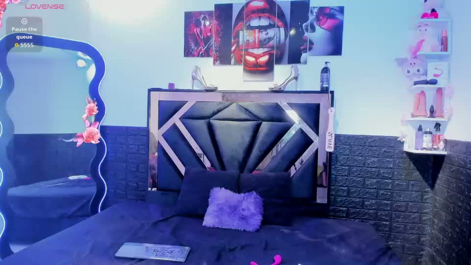 queen_jen Webcam Chat July 15, 2026