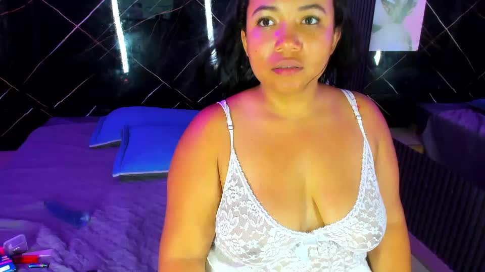 nina_hazee_ Webcam Chat July 15, 2026