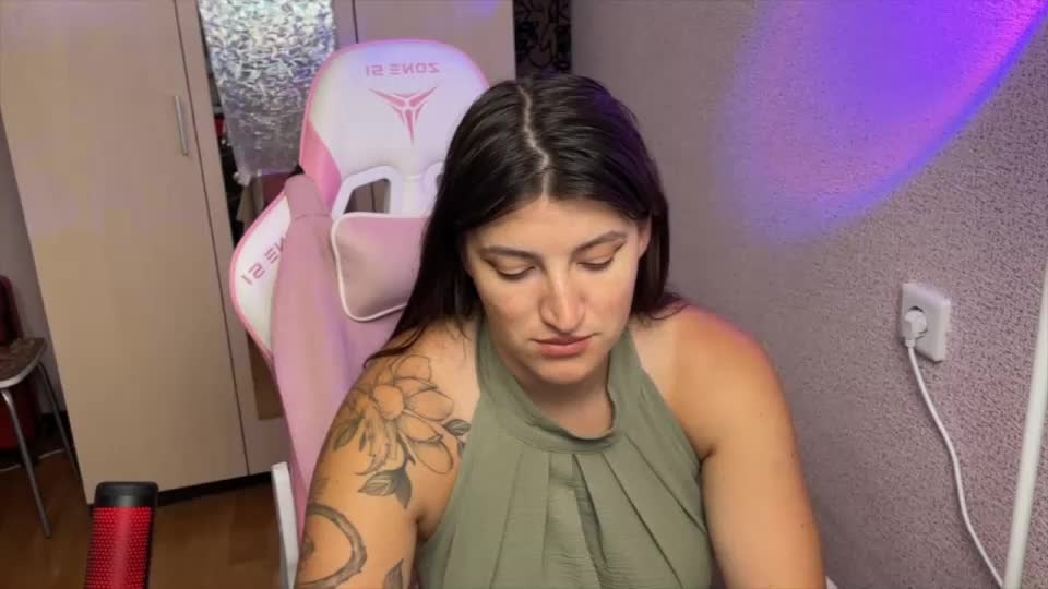 katrin_kristal Webcam Chat July 15, 2026