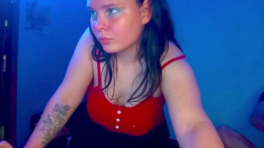 SweetPiggyx Webcam Chat July 15, 2026