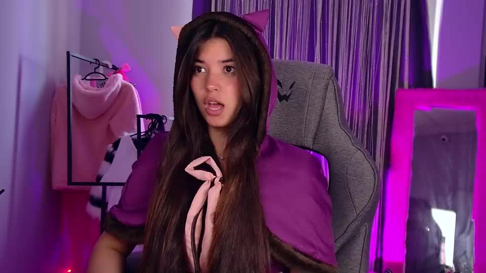 vivienneblackwood Webcam Chat July 15, 2026